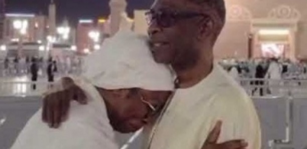 En Omra à la Mecque: Rencontre Youssou Ndour et sa soeur Aby Ndour