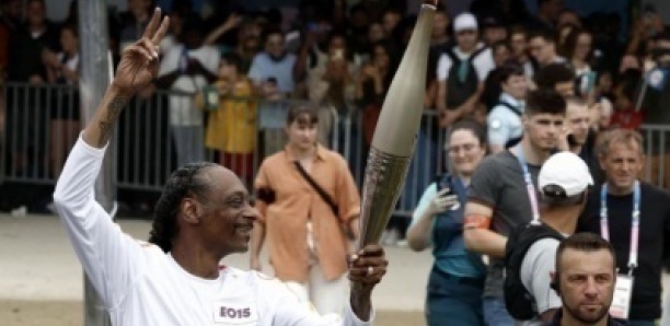 JO Paris 2024 : Snoop Dogg porteur de la flamme à SAINT-DENIS