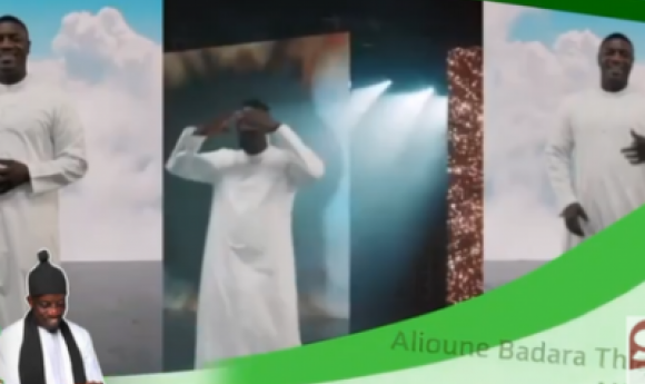 Akon Construit Une Mosquée Pour Son Père