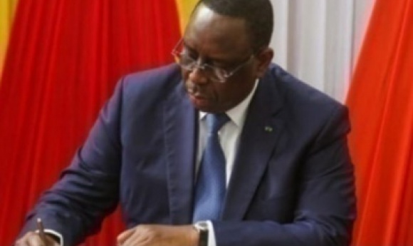 Le Président, Macky Sall, Reporte L’élection Présidentielle Et Annonce Un Dialogue National