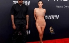 Bianca Censori S'exprime Enfin Sur Sa Robe Invisible Aux Grammy : La Femme De Kanye West A-t-elle été Forcée ?