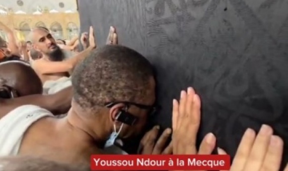 Les Images Exclusives De Youssou Ndour à La Mecque