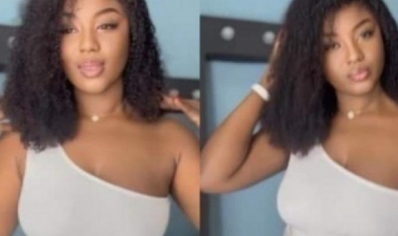 (vidéo) : Minijupe Moulante Et Body à épaule Dénudée, Mia Guissé Dans Un Look So $exy