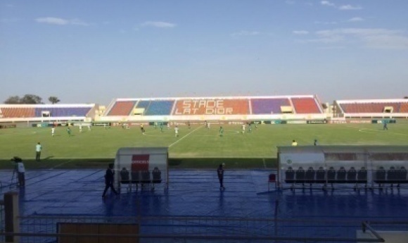 Coupe De La Caf : L'arbitre Du Match Jaraaf-coton Sport Agressé