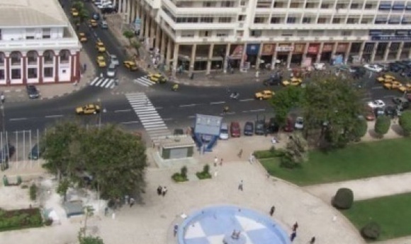 Place De L’indépendance : L’armée Quadrille La Zone