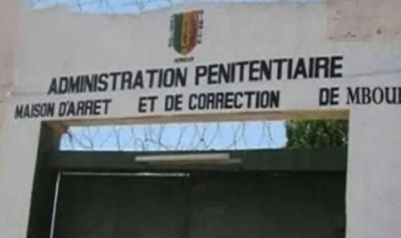Prison De Mbour : 2 Détenus S’évadent De Prison Grâce à Un Smartphone