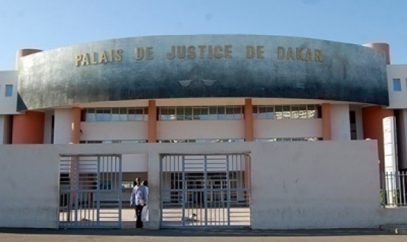 Tribunal Dakar: Un Sous-préfet à La Retraite Accusé D'avoir Escroqué 47 Millions De Francs