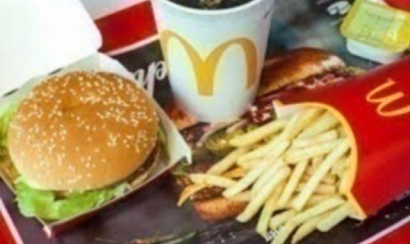 Une Femme Poursuit Mcdonald’s Pour Une Publicité Qui L’a Incitée à Rompre Le Jeûne