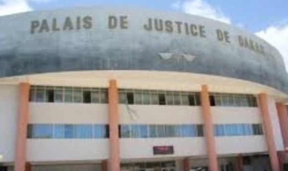 Violence Conjugale : Pour Une Histoire De Gifle, Une Femme De 70 Ans Traîne Son Mari Au Tribunal…