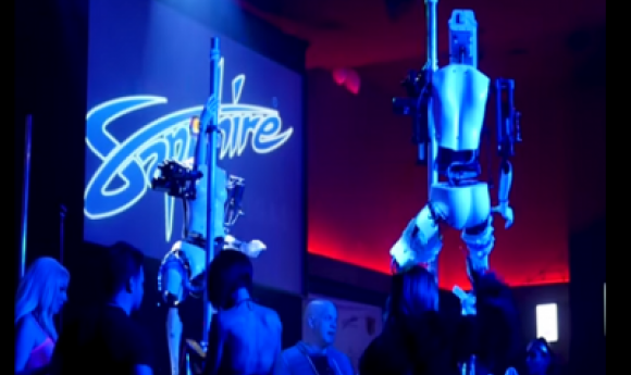 France : Des Robots Strip-teaseurs Font Leurs Débuts Dans Un Club De Striptease