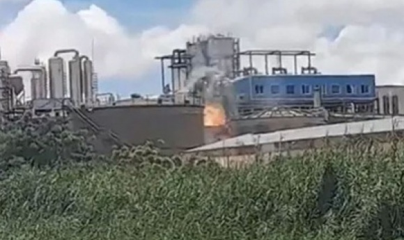 Explosion D’éthanol De La Css Les Populations Indexent L’usine De Boisson