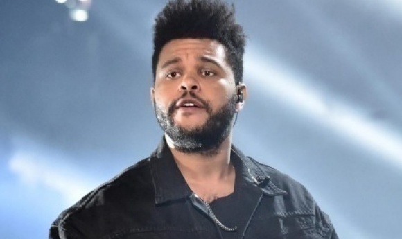 Le Chanteur Canadien The Weeknd Perd Sa Voix Pendant Un Concert: Vidéo