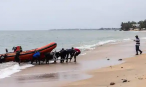 Pirogue Remplie De Corps Sans Vie : L’effroyable Film De La Récupération Des 38 Dépouilles