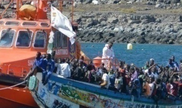 Émigration Irrégulière : Une Pirogue Qui Avait Quitté Le Sénégal Avec 64 Personnes Dont 12 Mineurs Est Arrivée à Tenerife Ce Jeudi…