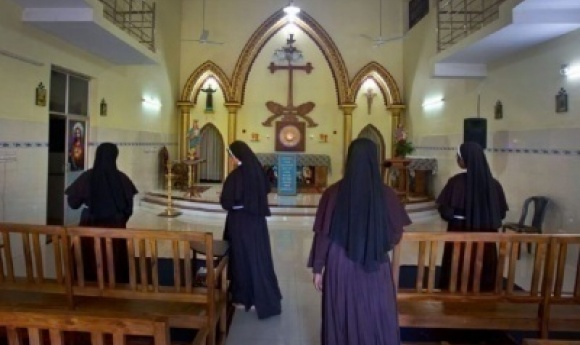 Abus De L’église Catholique: Des Religieuses Ont Utilisé Des Crucifix Pour Violer Des Filles En France