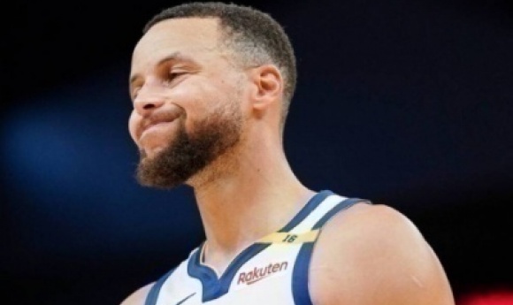 Nba : Stephen Curry à L’infirmerie