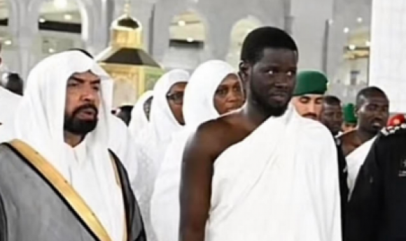 Makkah : Président Diomaye En Mode Oumra