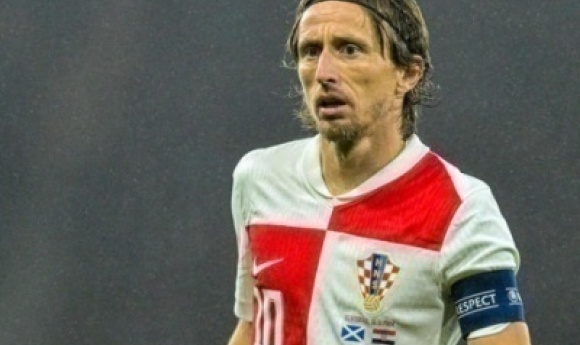 «peut-être Que Cela L’aidera à Rester Fort» : Luka Modric A Envoyé Son Ballon D’or à Un Jeune Joueur Handicapé