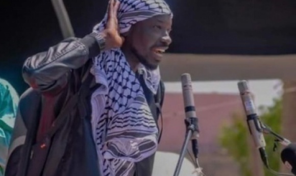 Karim Xrum Xax Interpellé Devant L'assemblée Nationale