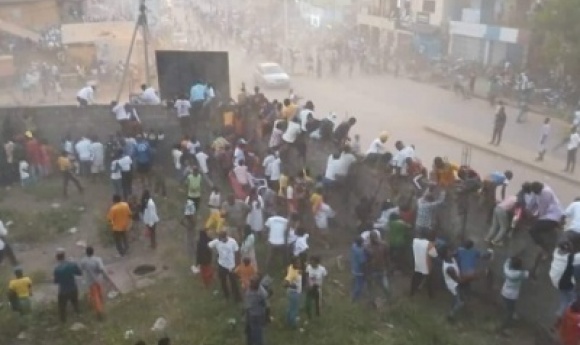 Guinée : Des Dizaines De Morts Dans Des Heurts Lors D'un Match De Foot